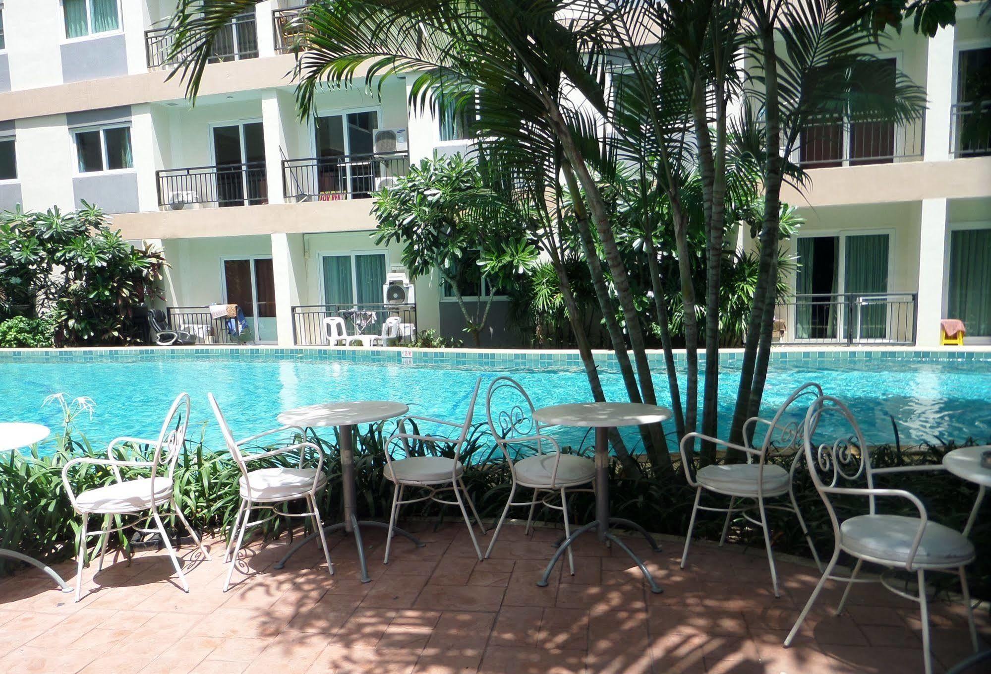Park Lane Resort By West Joint Venture Jomtien Beach Exterior photo