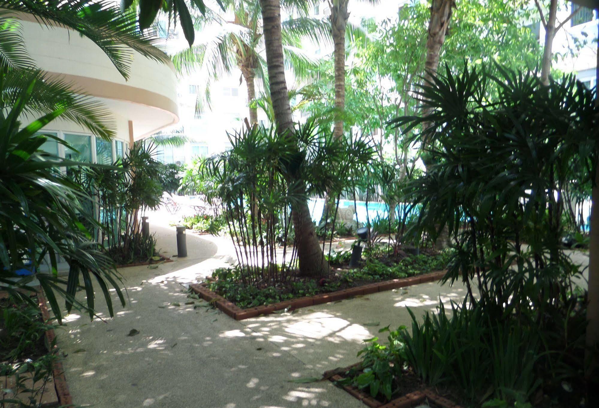 Park Lane Resort By West Joint Venture Jomtien Beach Exterior photo